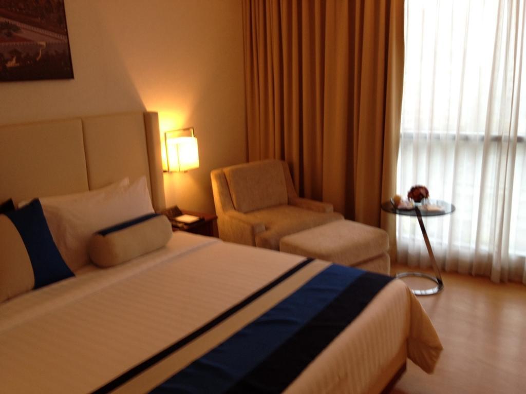 The Four Wings Hotel Bangkok Buitenkant foto